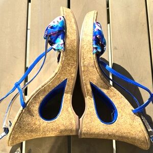 🪩 Super Cute Wedge Heels